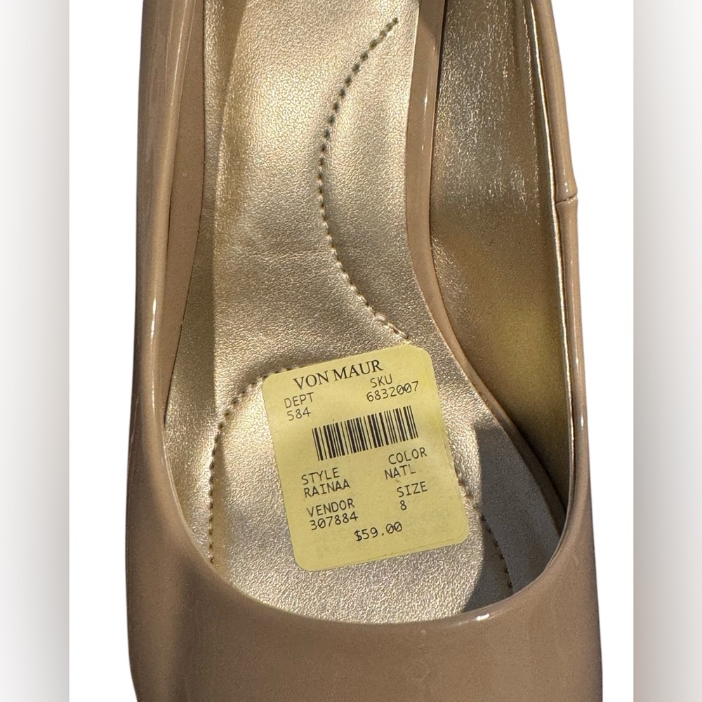 Elegant size 8 Tan Patent PU Peep Toe Heels by Bandolino - Picture 12 of 12